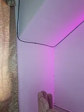  as una77 online show from 04/23/26, 09:39