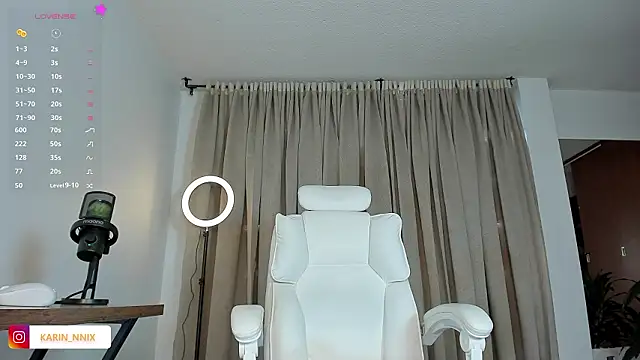 Snapshot of karinnixx chatting on 02/28/26, 09:49 karinnixx online show from 02/28/26, 09:49