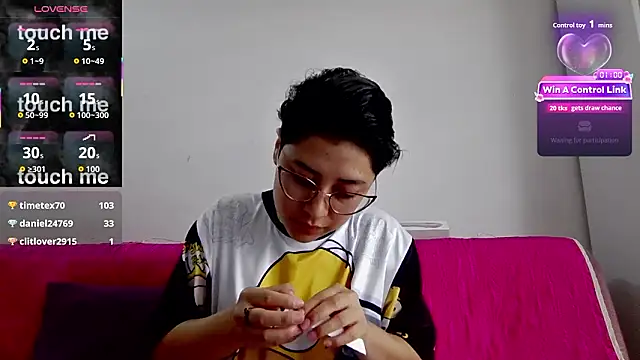 Snapshot of Juliexxxxtasy chatting on 02/13/26, 12:01 Juliexxxxtasy online show from 02/13/26, 12:01