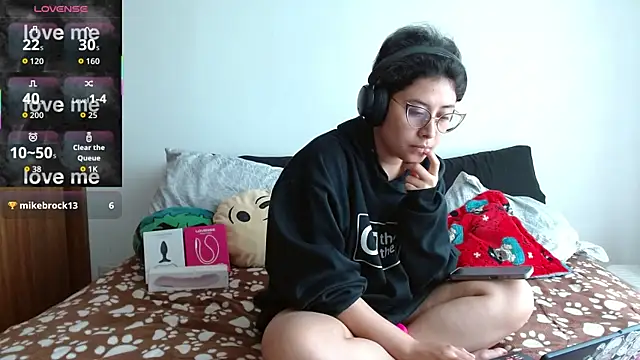 Snapshot of Juliexxxxtasy chatting on 02/17/26, 02:02 Juliexxxxtasy online show from 02/17/26, 02:02