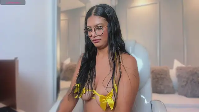 Snapshot of MiaSmit_ chatting on 02/14/26, 03:25 MiaSmit online show from 02/14/26, 03:25