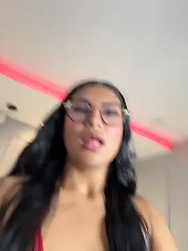 Snapshot of MiaSmit_ chatting on 02/15/26, 03:58 MiaSmit online show from 02/15/26, 03:58