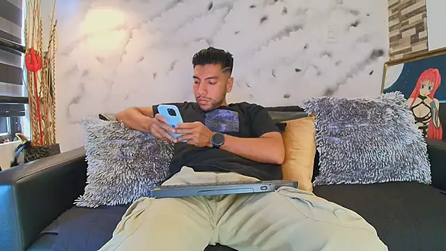 Max Hornye online show from 04/11/26, 06:45