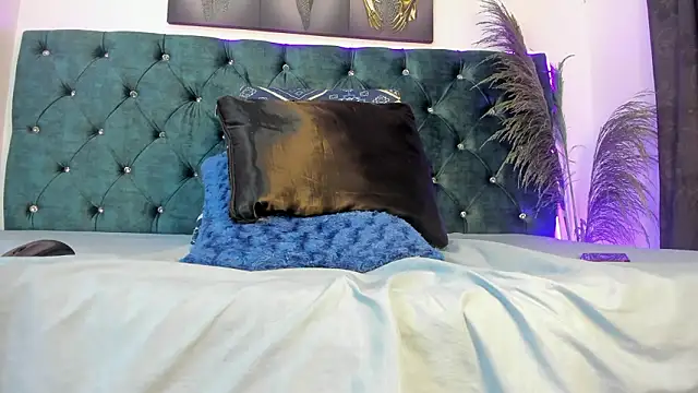 Roxanna 0 online show from 03/11/26, 12:00