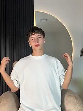 ARON LUXX online show from 02/09/26, 03:10