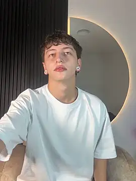 ARON LUXX online show from 02/10/26, 03:10