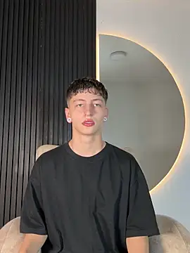 ARON LUXX online show from 02/19/26, 03:02