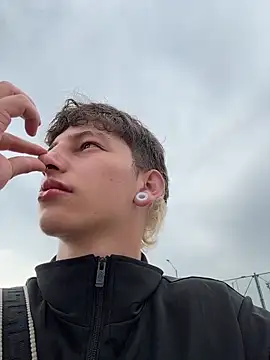 ARON LUXX online show from 04/23/26, 09:17