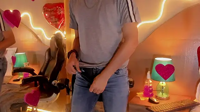 Snapshot of Christian_Foxx chatting on 02/14/26, 01:41 Christian Foxx online show from 02/14/26, 01:41