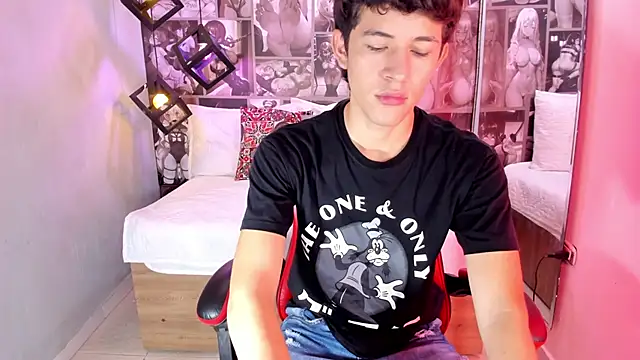 Snapshot of Christian_Foxx chatting on 02/25/26, 01:32 Christian Foxx online show from 02/25/26, 01:32