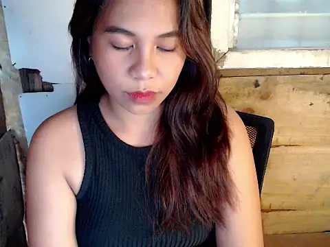 Snapshot of KristinaValerie22 chatting on 03/01/26, 04:47 KristinaValerie22 online show from 03/01/26, 04:47