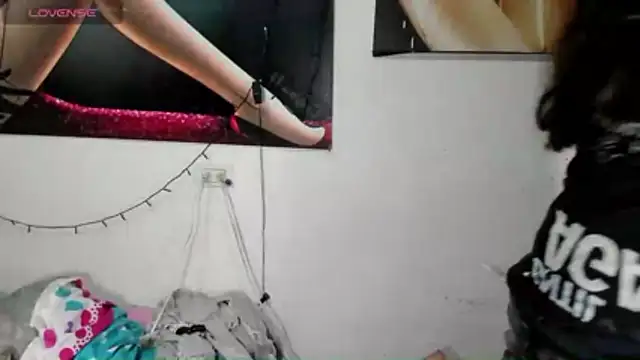 Snapshot of ale-noah chatting on 02/13/26, 11:06 ale-noah online show from 02/13/26, 11:06