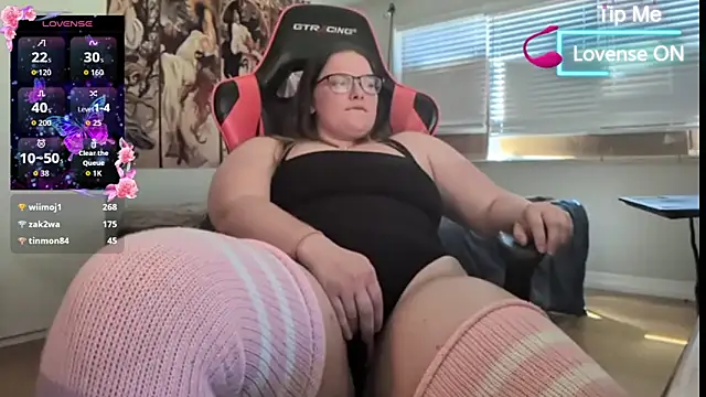 Snapshot of lillythotz chatting on 04/03/26, 08:51 lillythotz online show from 04/03/26, 08:51