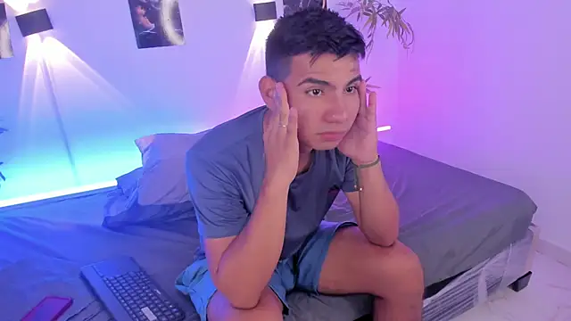 Snapshot of blacke1 chatting on 02/11/26, 01:32 blacke1 online show from 02/11/26, 01:32