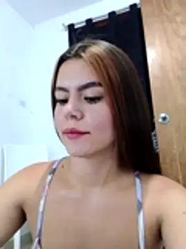 Snapshot of EmiNavarro chatting on 07/10/26, 12:15 EmiNavarro online show from 07/10/26, 12:15