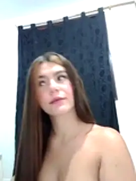 Snapshot of EmiNavarro chatting on 07/15/26, 01:33 EmiNavarro online show from 07/15/26, 01:33