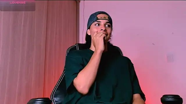 Snapshot of Dann-Winner chatting on 02/25/26, 03:49 Dann-Winner online show from 02/25/26, 03:49