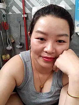 Snapshot of Jennie_dogy chatting on 05/18/26, 01:13 Jennie dogy online show from 05/18/26, 01:13