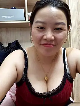 Snapshot of Jennie_dogy chatting on 05/19/26, 02:01 Jennie dogy online show from 05/19/26, 02:01