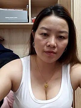 Snapshot of Jennie_dogy chatting on 06/12/26, 01:43 Jennie dogy online show from 06/12/26, 01:43