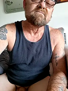 Snapshot of ldhurstII chatting on 05/15/26, 11:23 ldhurstII online show from 05/15/26, 11:23