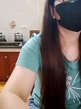 LiilyZi online show from 04/21/26, 07:28