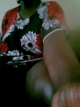 Snapshot of Sbusie44 chatting on 02/12/26, 12:11 Sbusie44 online show from 02/12/26, 12:11