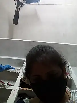 Snapshot of Kaveri_011 chatting on 02/24/26, 10:35 Kaveri 011 online show from 02/24/26, 10:35