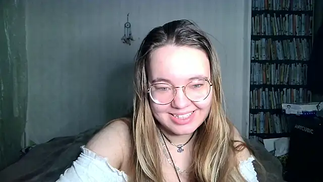 Snapshot of Helen_foxygirl chatting on 02/09/26, 12:25 Helen foxygirl online show from 02/09/26, 12:25
