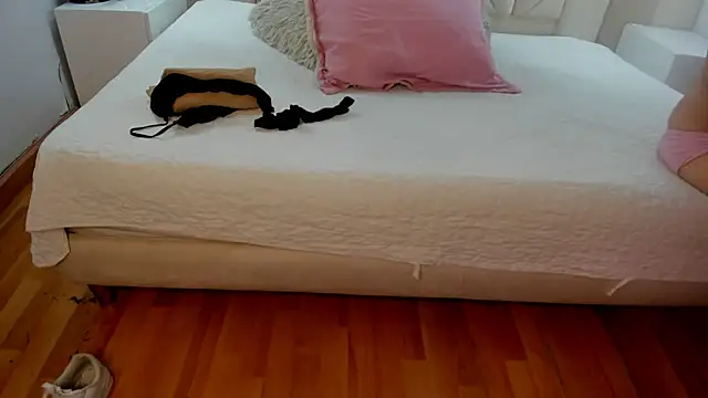 Raven Luxx online show from 04/10/26, 02:28