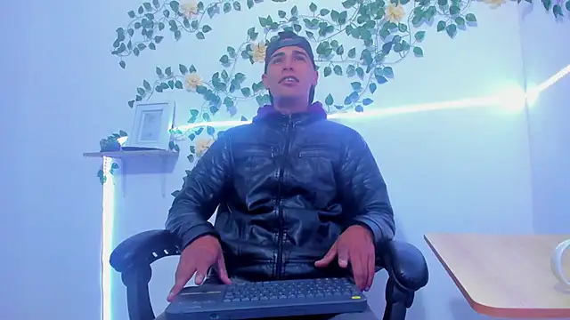 Andrey santamaria online show from 02/14/26, 02:36