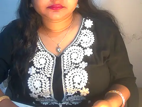 Snapshot of Saniya_K2 chatting on 02/07/26, 06:33 Saniya K2 online show from 02/07/26, 06:33