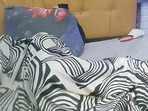 Snapshot of Ladyxx21 chatting on 02/14/26, 05:26 Ladyxx21 online show from 02/14/26, 05:26