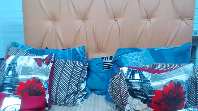 Snapshot of Ladyxx21 chatting on 02/23/26, 05:32 Ladyxx21 online show from 02/23/26, 05:32