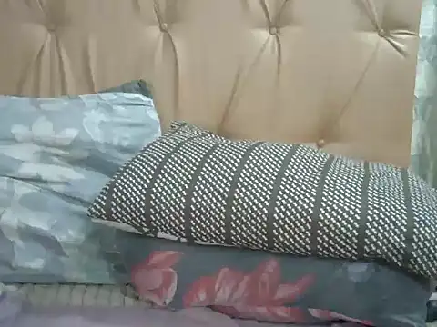 Snapshot of Ladyxx21 chatting on 02/26/26, 12:31 Ladyxx21 online show from 02/26/26, 12:31