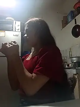 Snapshot of Wildcam21 chatting on 02/13/26, 07:15 Wildcam21 online show from 02/13/26, 07:15