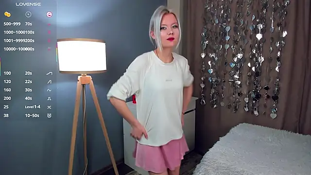 Snapshot of GoldenLenarz chatting on 02/20/26, 11:11 GoldenLenarz online show from 02/20/26, 11:11