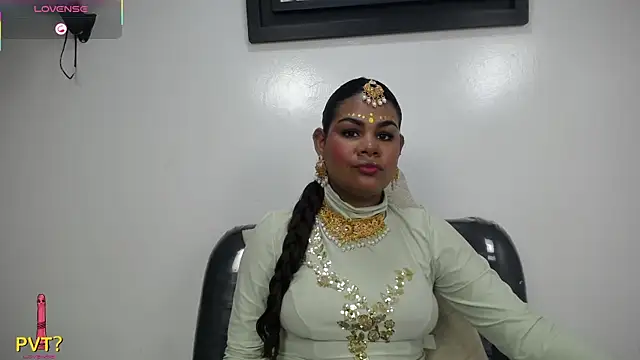 yaazhinii online show from 04/04/26, 11:40