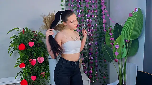 RoxannRunk online show from 02/18/26, 06:42