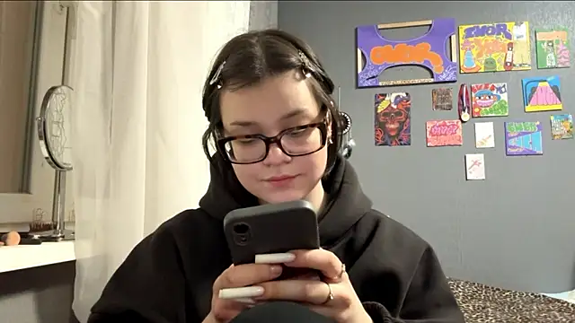 AngelLune online show from 02/10/26, 10:58