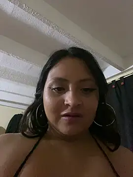 Snapshot of EmmaXDonald chatting on 03/12/26, 04:40 EmmaXDonald online show from 03/12/26, 04:40