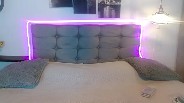 Snapshot of andreea_xx chatting on 02/27/26, 01:33 andreea xx online show from 02/27/26, 01:33