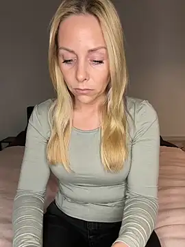 emily-becker22 online show from 04/21/26, 03:07