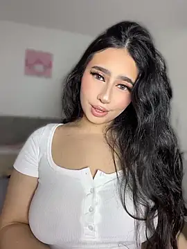 Snapshot of Sofiia_Vegaa chatting on 06/17/26, 03:42 Sofiia Vegaa online show from 06/17/26, 03:42