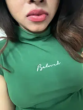 riya sharma11 online show from 02/15/26, 12:29