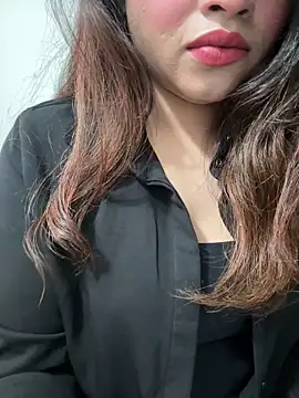 riya sharma11 online show from 04/19/26, 06:21