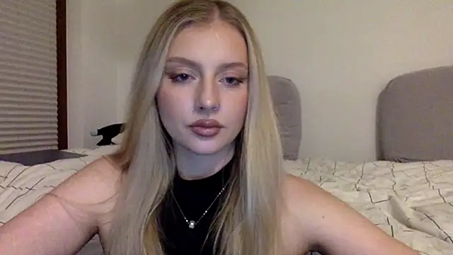 Snapshot of MayaWetDream chatting on 02/05/26, 05:28 MayaWetDream online show from 02/05/26, 05:28