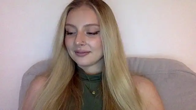 Snapshot of MayaWetDream chatting on 02/10/26, 05:28 MayaWetDream online show from 02/10/26, 05:28