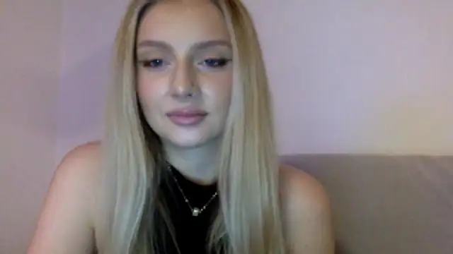 Snapshot of MayaWetDream chatting on 02/18/26, 09:22 MayaWetDream online show from 02/18/26, 09:22