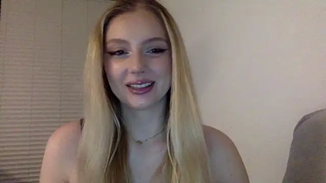 Snapshot of MayaWetDream chatting on 03/01/26, 04:42 MayaWetDream online show from 03/01/26, 04:42